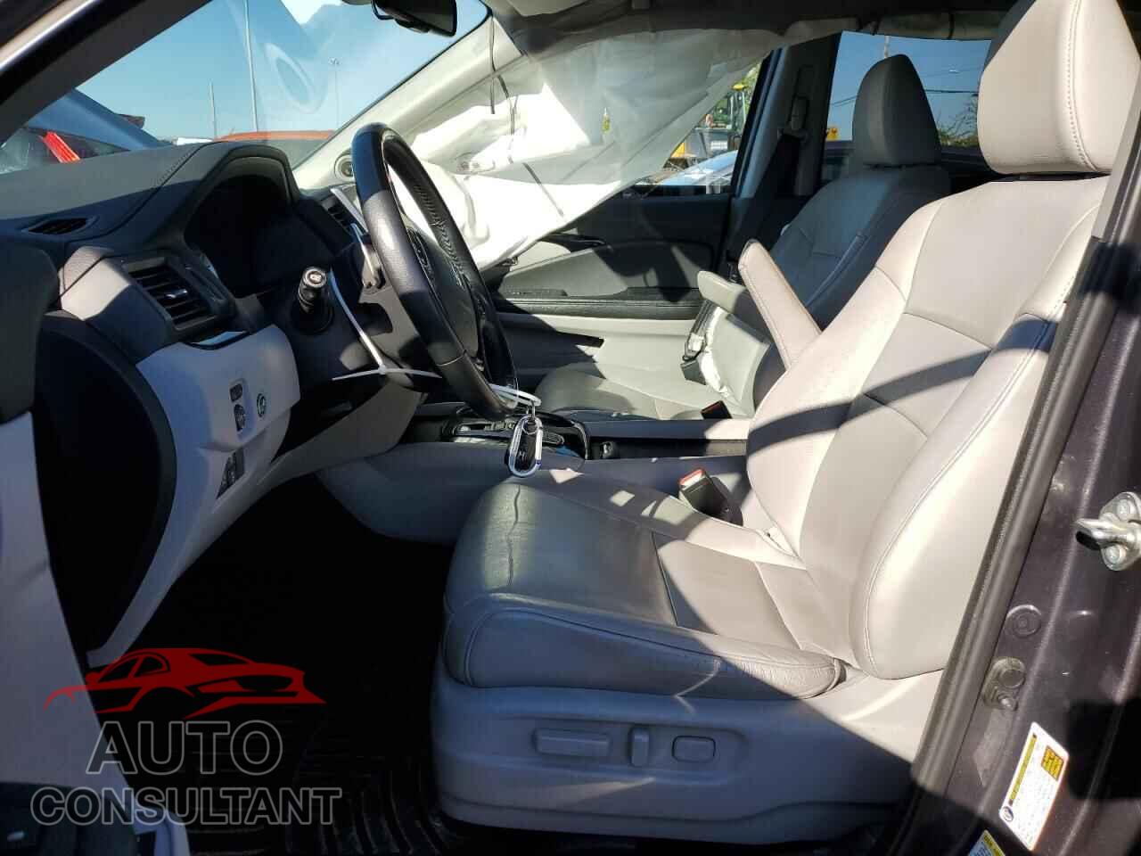 HONDA PILOT 2016 - 5FNYF6H97GB123717