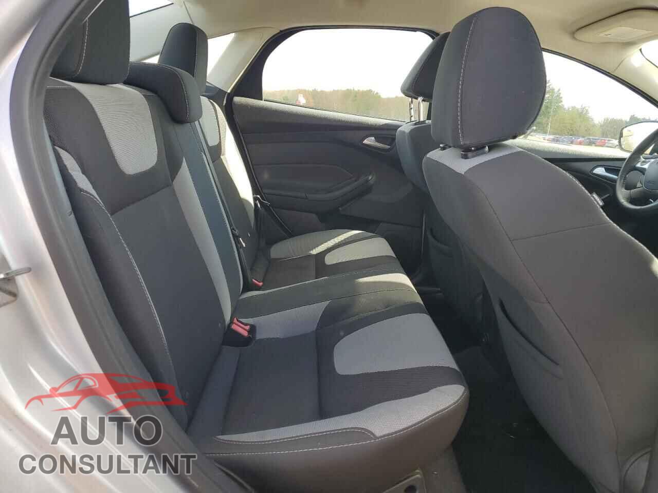 FORD FOCUS 2014 - 1FADP3F26EL275732