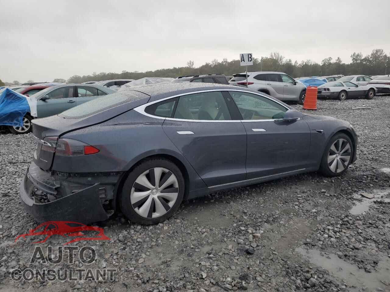 TESLA MODEL S 2021 - 5YJSA1E24MF424827