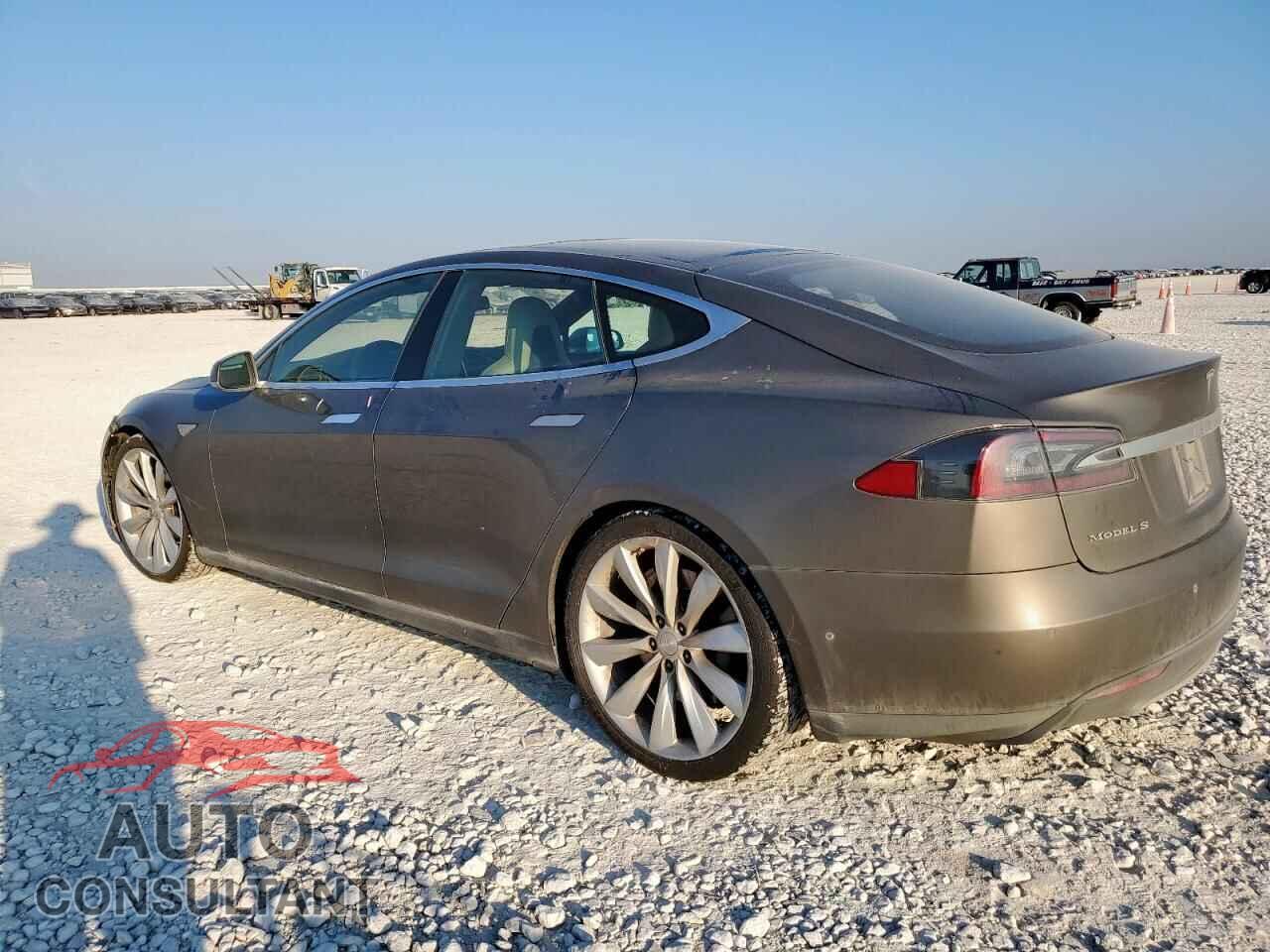 TESLA MODEL S 2015 - 5YJSA1E28FF107829