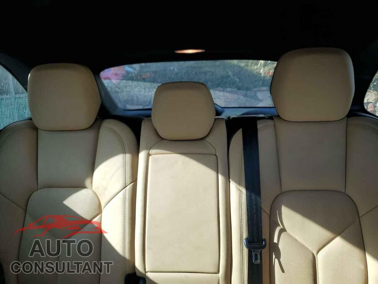 PORSCHE CAYENNE 2017 - WP1AA2A21HKA90822