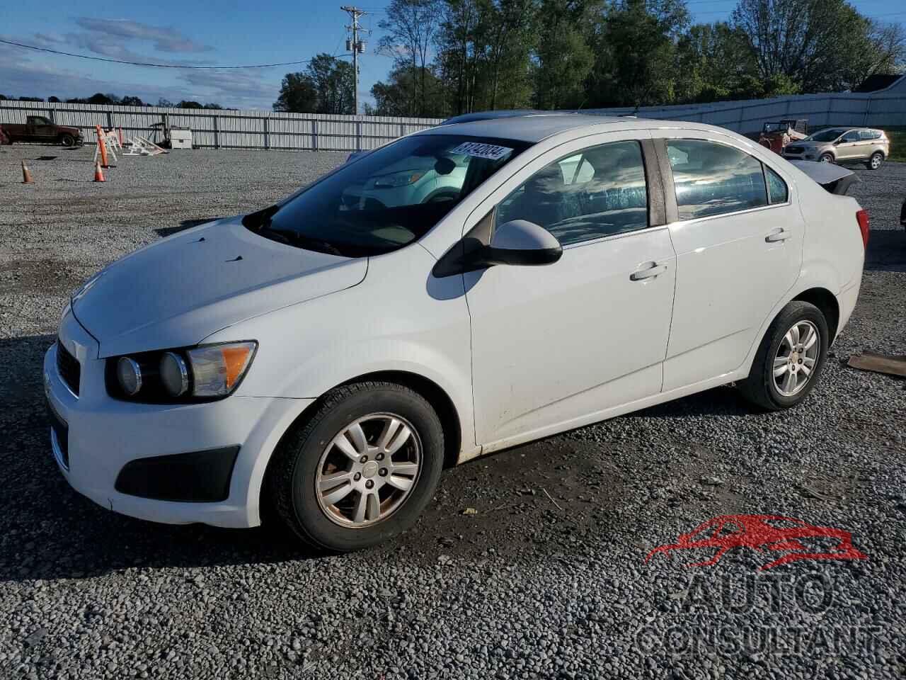 CHEVROLET SONIC 2013 - 1G1JC5SH7D4118243