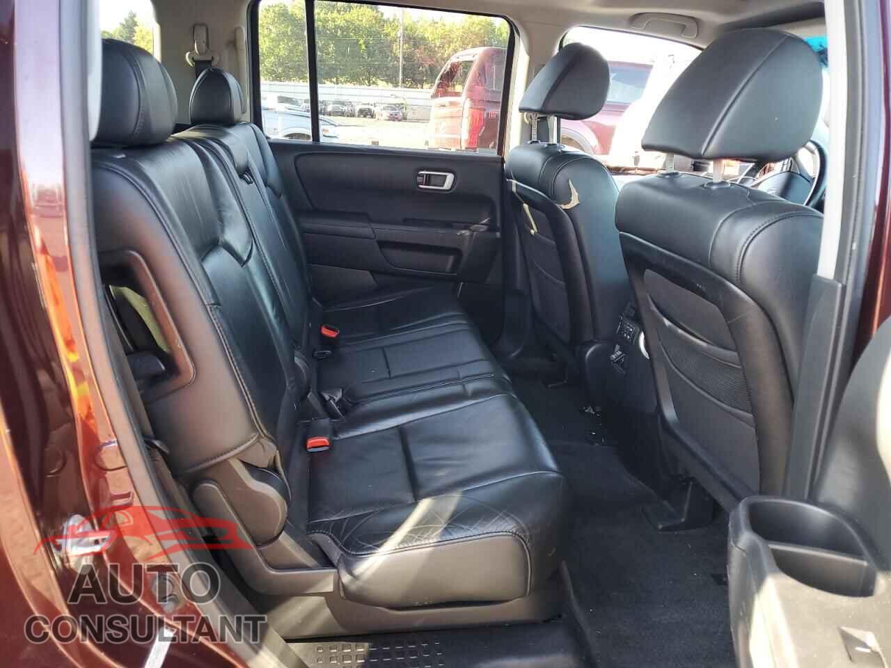 HONDA PILOT 2011 - 5FNYF4H59BB037240