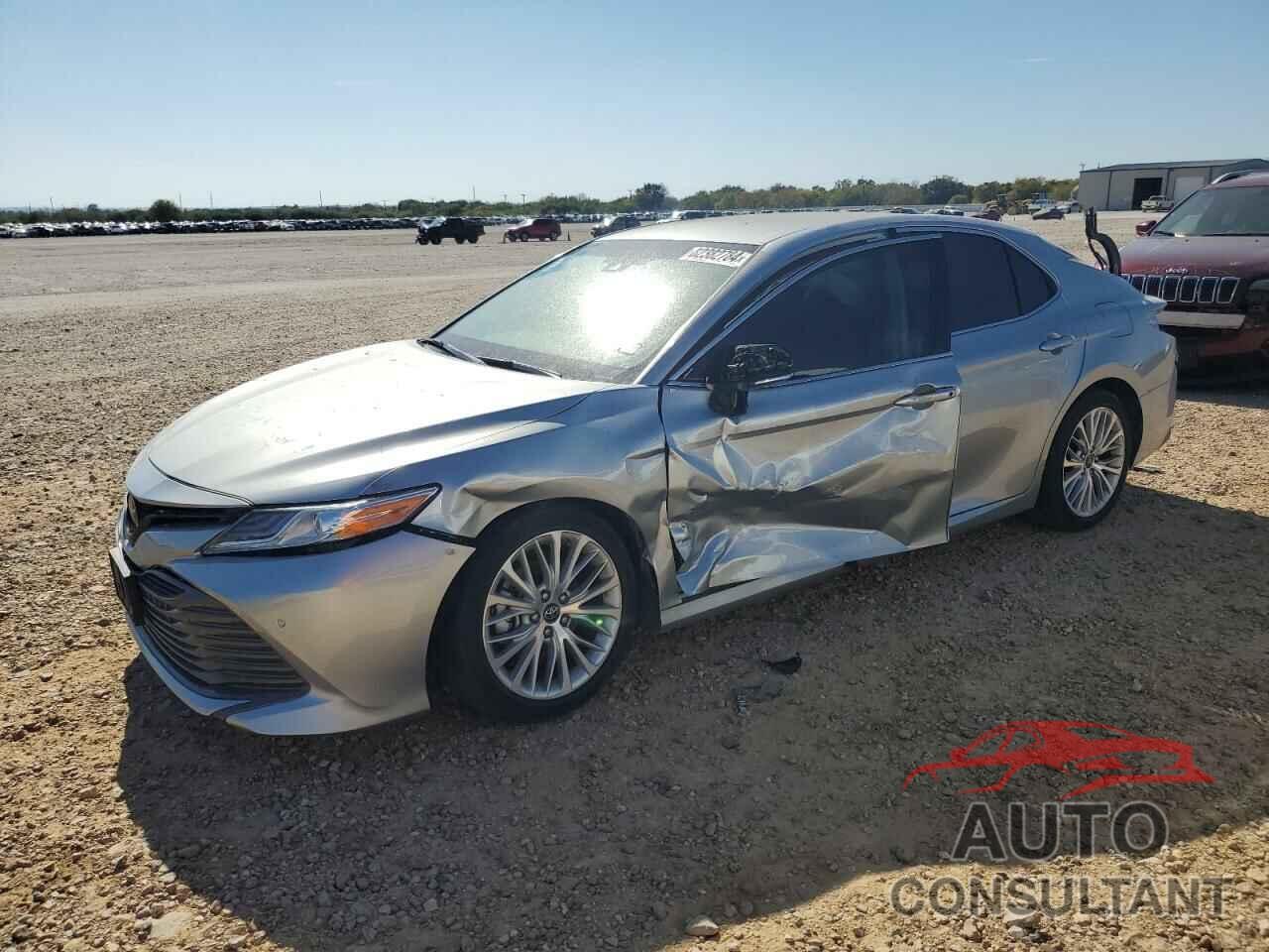 TOYOTA CAMRY 2018 - 4T1B11HK6JU030983