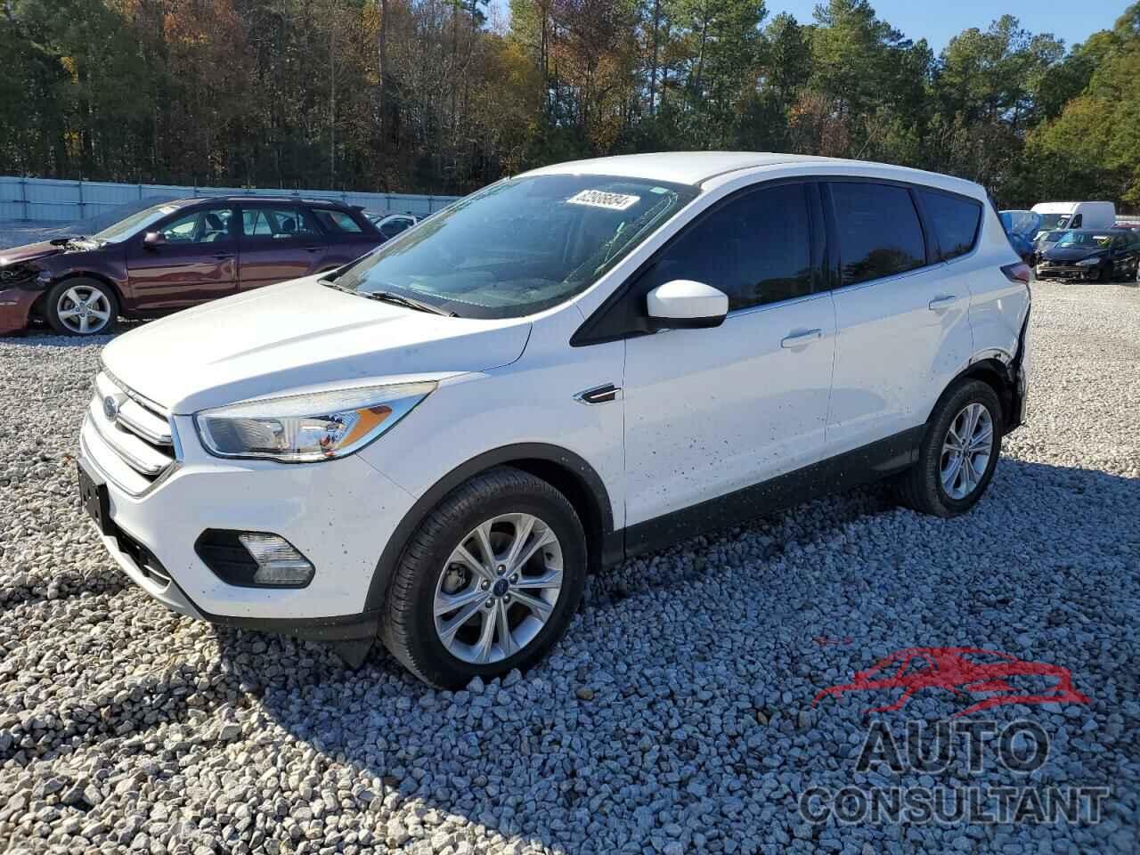FORD ESCAPE 2017 - 1FMCU0GD4HUE02470