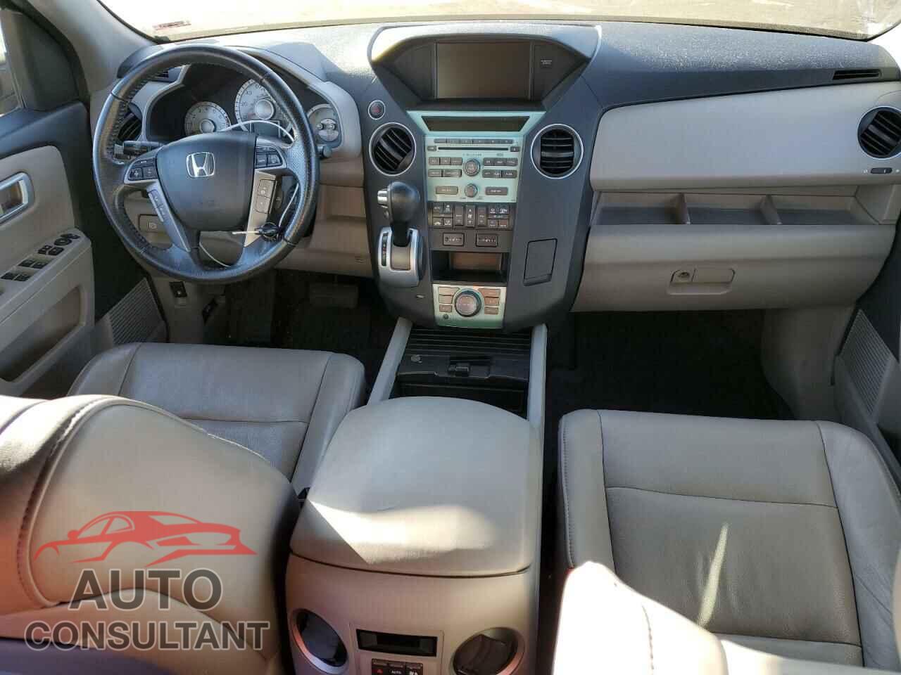 HONDA PILOT 2011 - 5FNYF4H71BB048928
