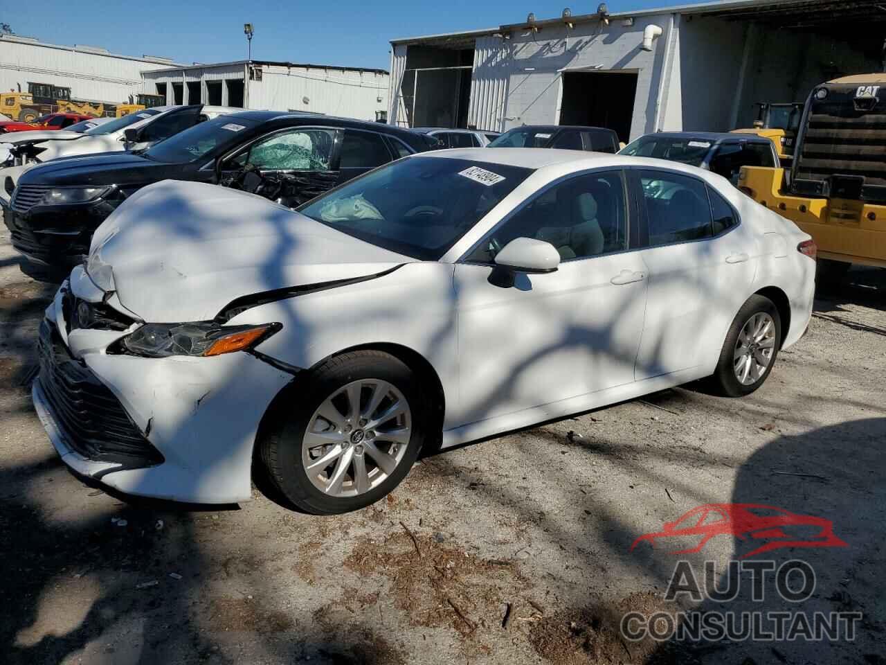 TOYOTA CAMRY 2018 - 4T1B11HK1JU018255
