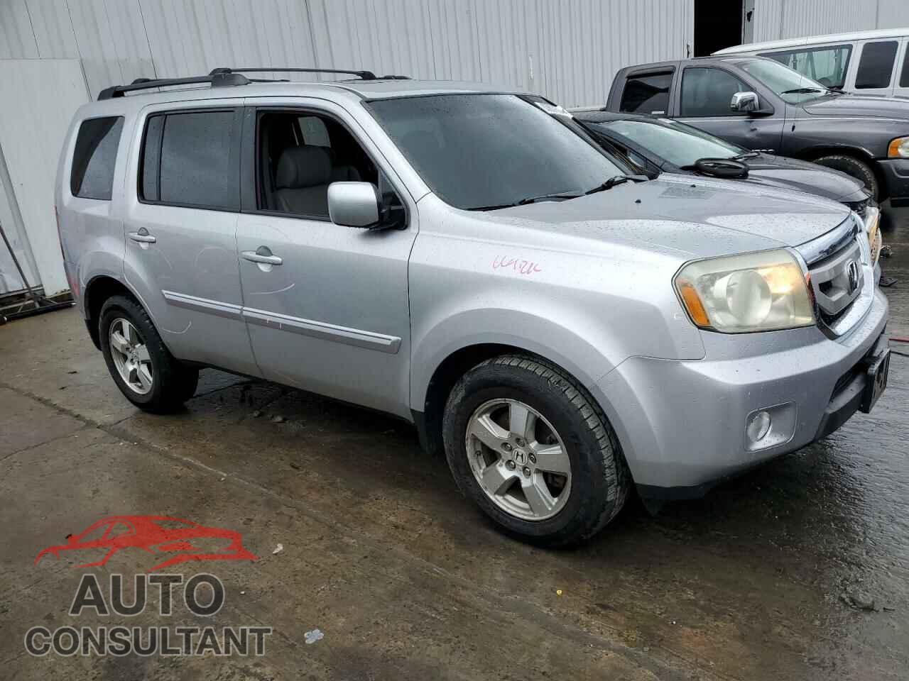 HONDA PILOT 2011 - 5FNYF4H59BB040882