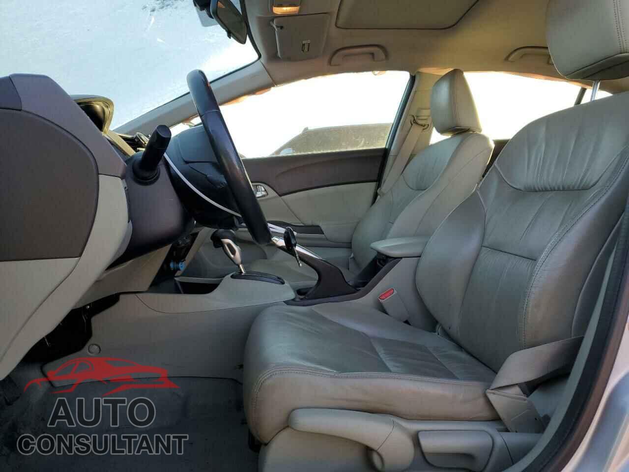 HONDA CIVIC 2012 - 2HGFB2F94CH557744