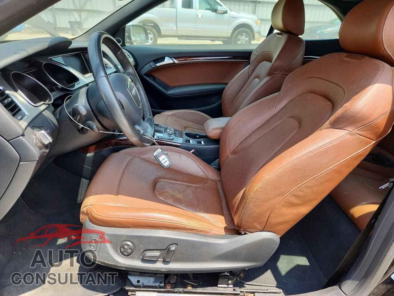 AUDI A5 2012 - WAULFAFH2CN000455