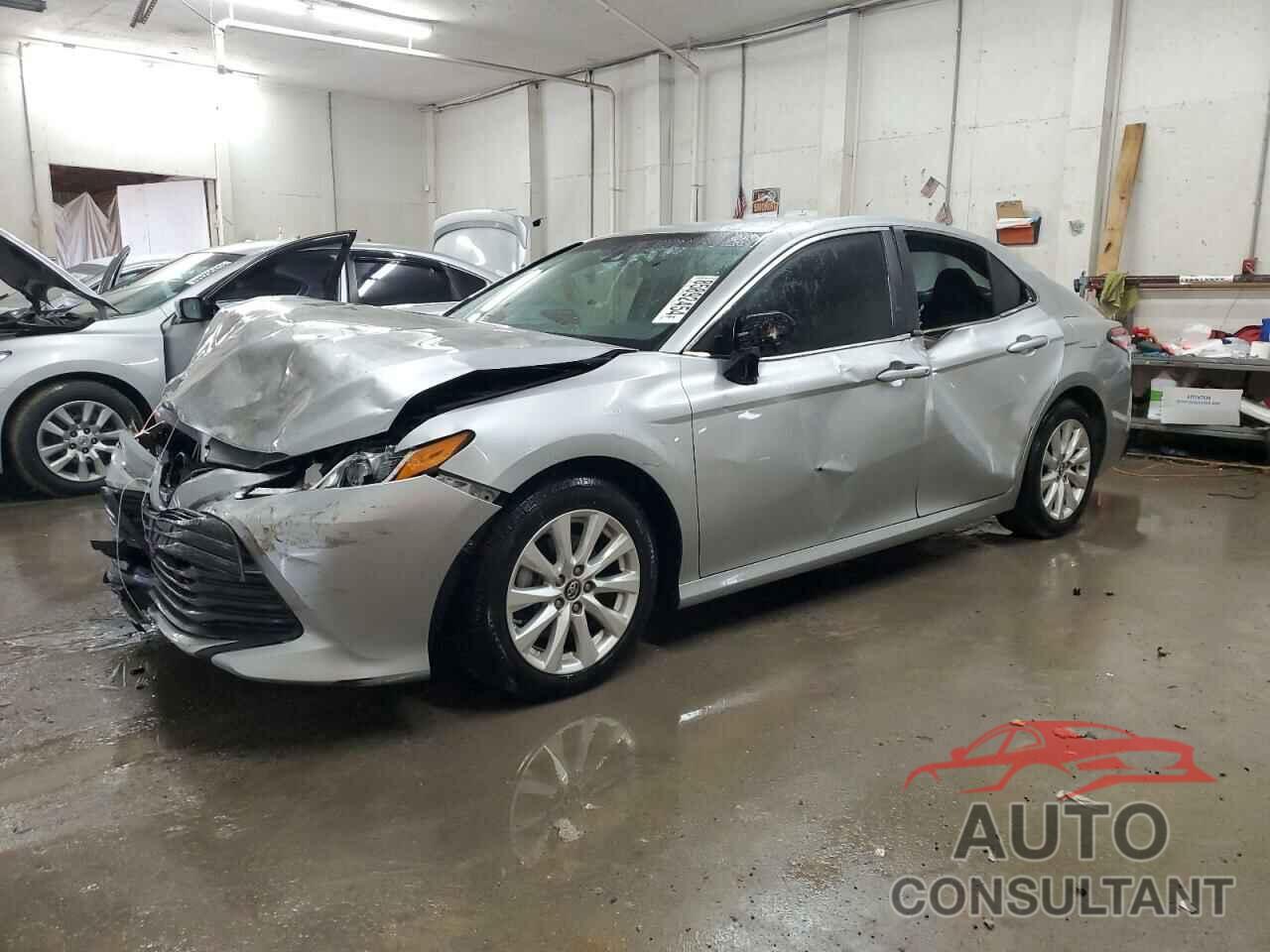 TOYOTA CAMRY 2018 - 4T1B11HK3JU506624