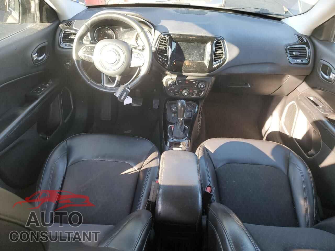 JEEP COMPASS 2018 - 3C4NJDBBXJT314400