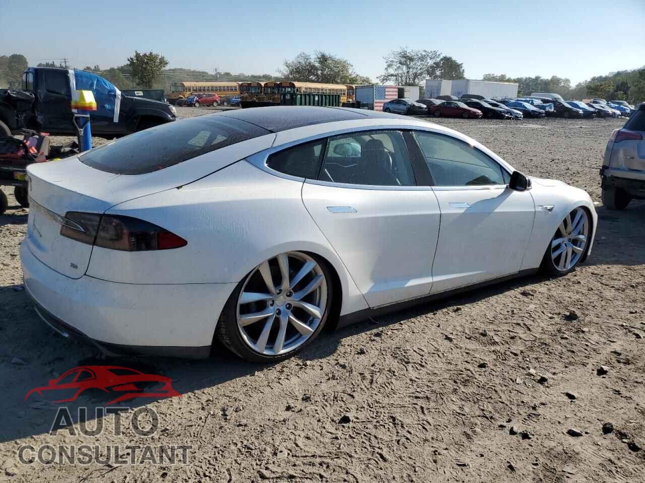 TESLA MODEL S 2013 - 5YJSA1CN4DFP06737