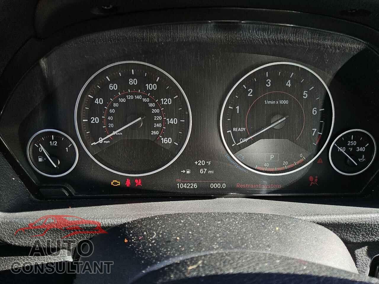 BMW 3 SERIES 2016 - WBA8E3G52GNU03768
