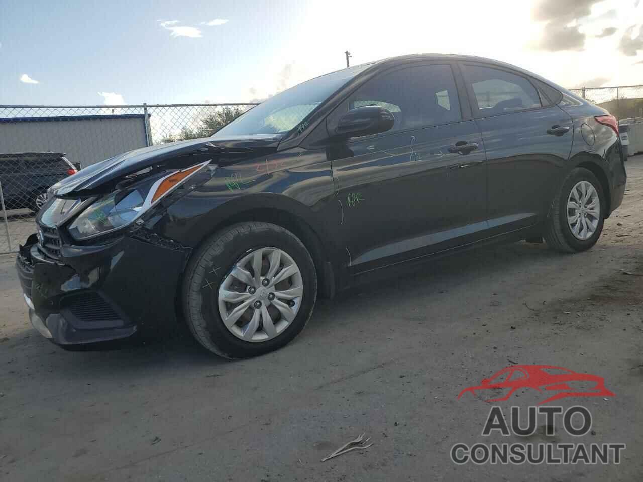 HYUNDAI ACCENT 2018 - 3KPC24A30JE031118