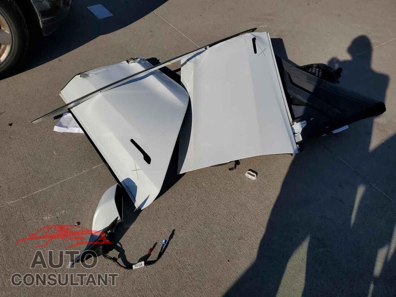 TESLA MODEL 3 2018 - 5YJ3E1EA0JF025361