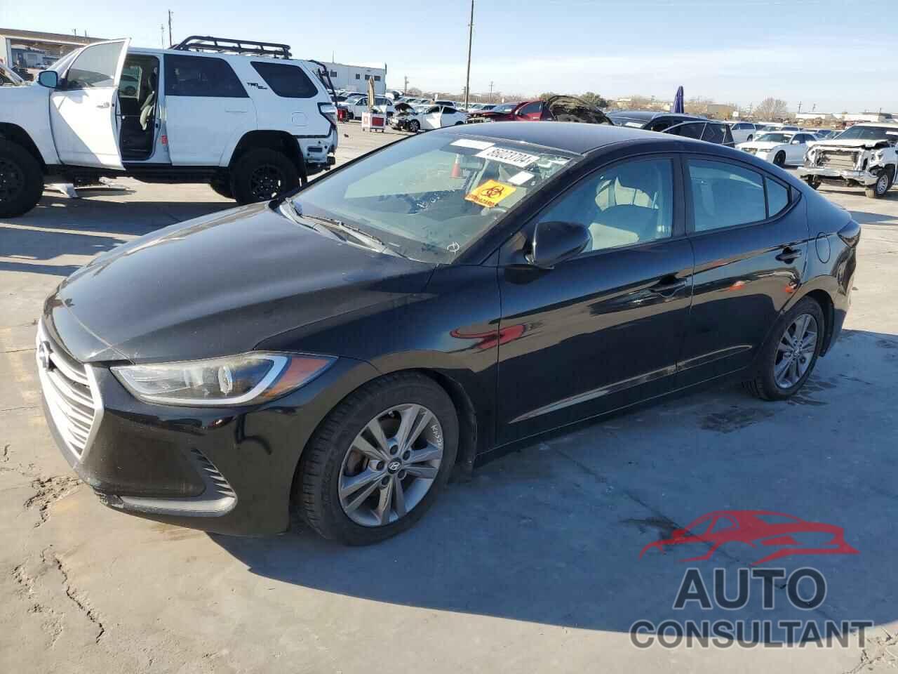 HYUNDAI ELANTRA 2018 - KMHD74LF4JU525198