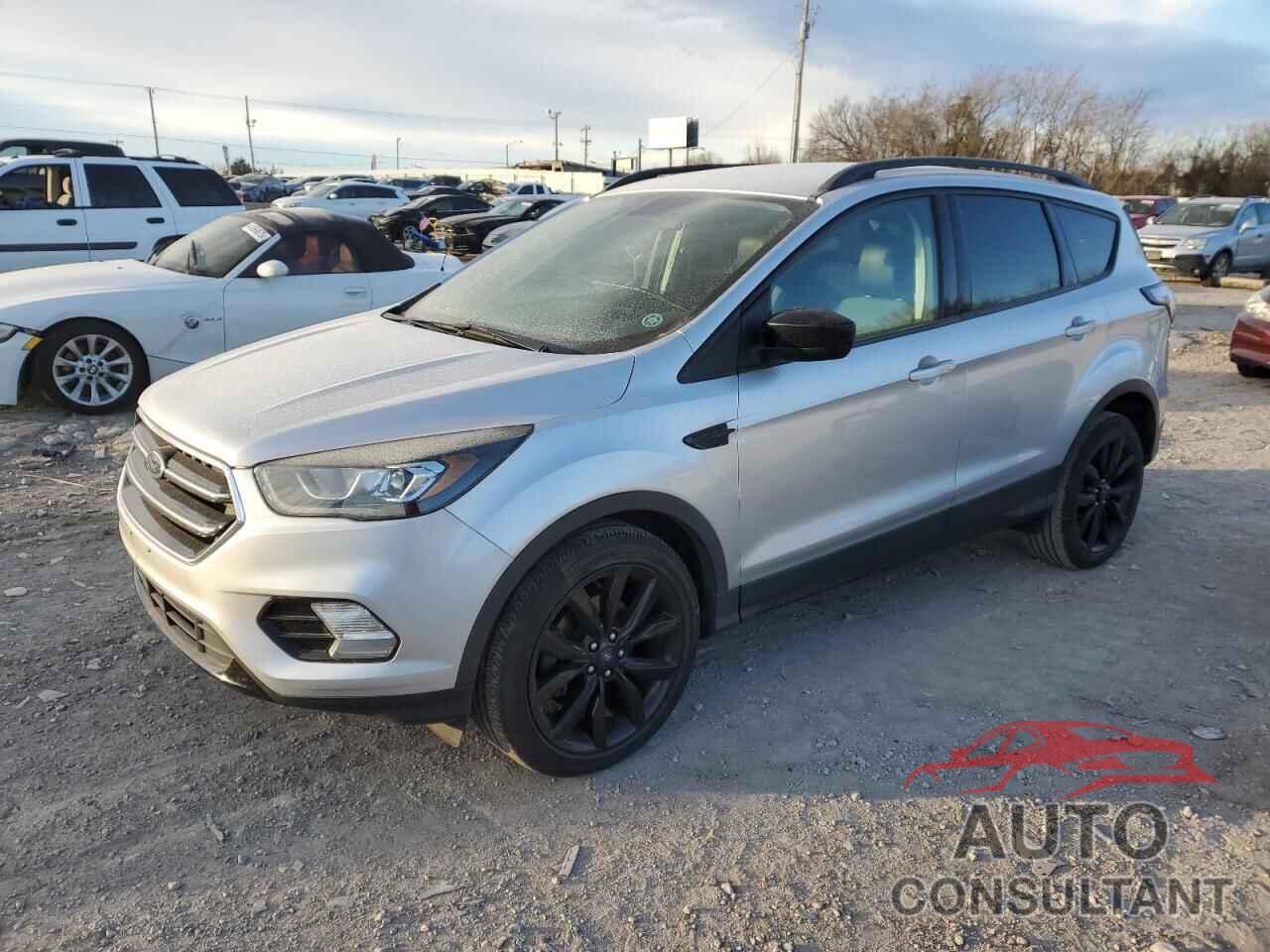 FORD ESCAPE 2018 - 1FMCU0GD7JUA52290