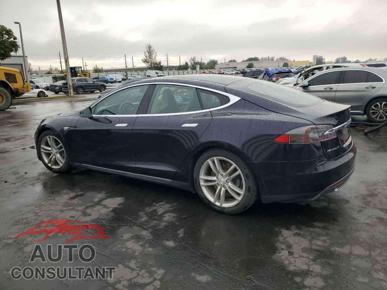 TESLA MODEL S 2013 - 5YJSA1CNXDFP13305