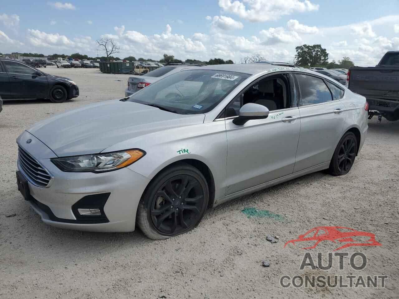 FORD FUSION 2019 - 3FA6P0HDXKR170842