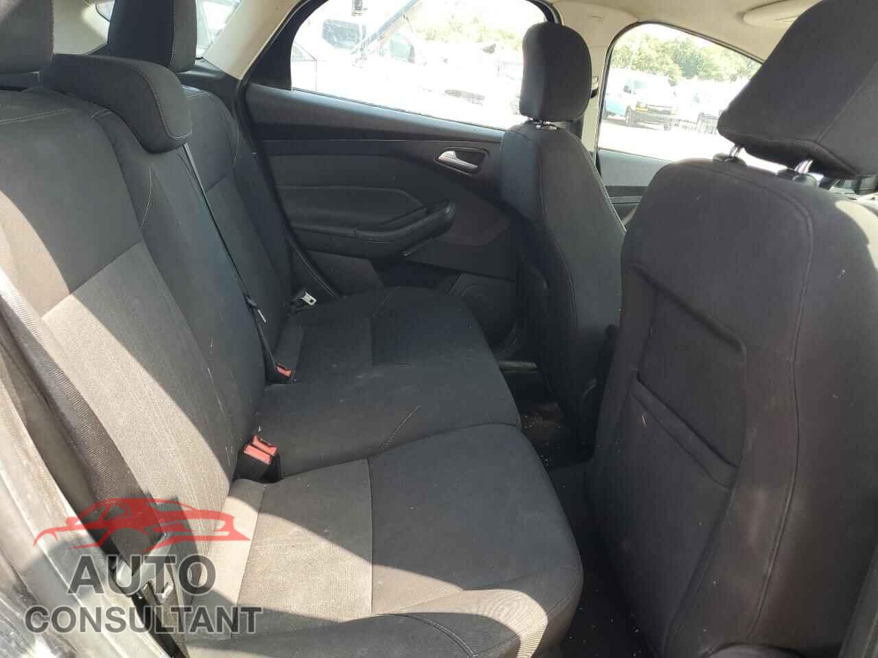 FORD FOCUS 2016 - 1FADP3K26GL344928
