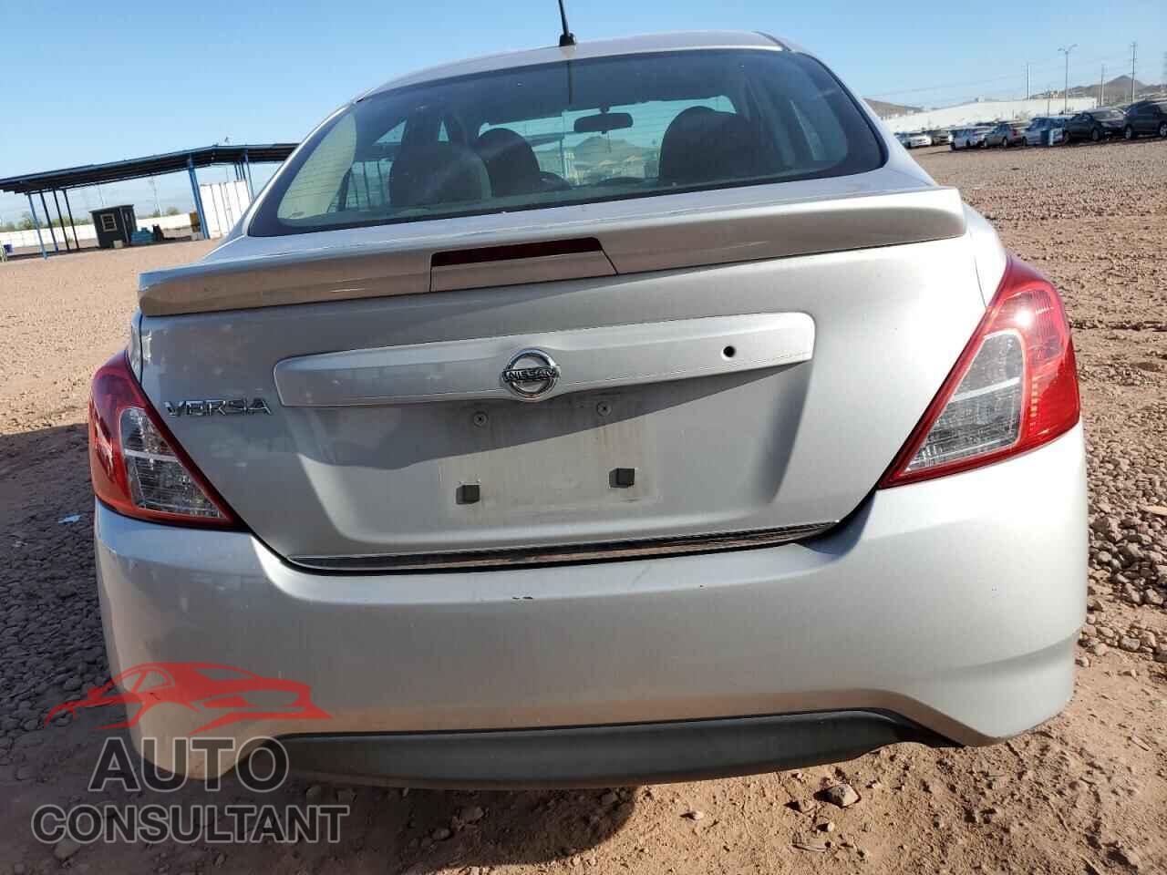 NISSAN VERSA 2017 - 3N1CN7AP3HL802059