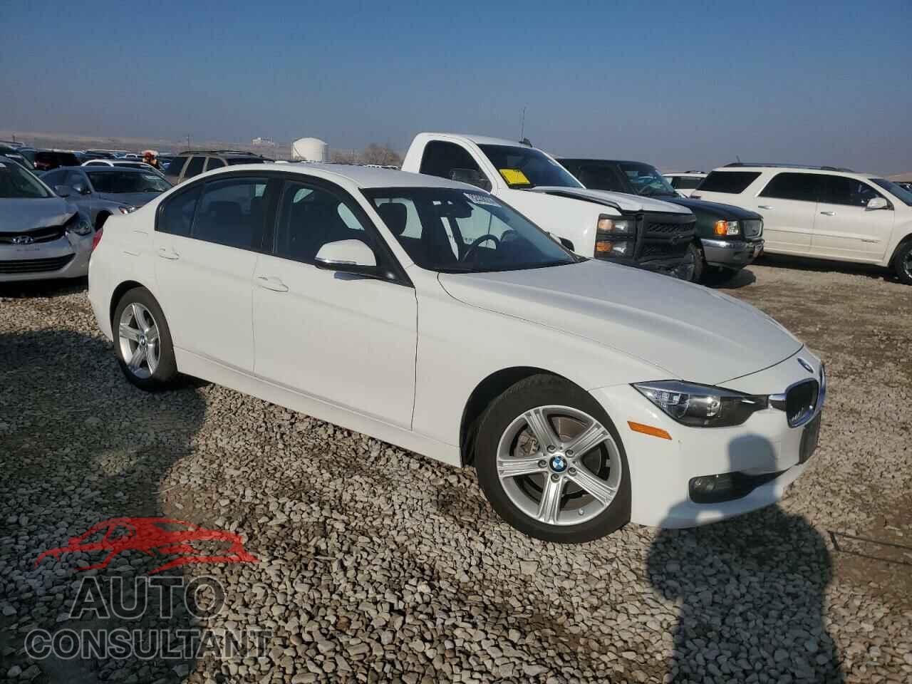 BMW 3 SERIES 2013 - WBA3C1C55DF441348
