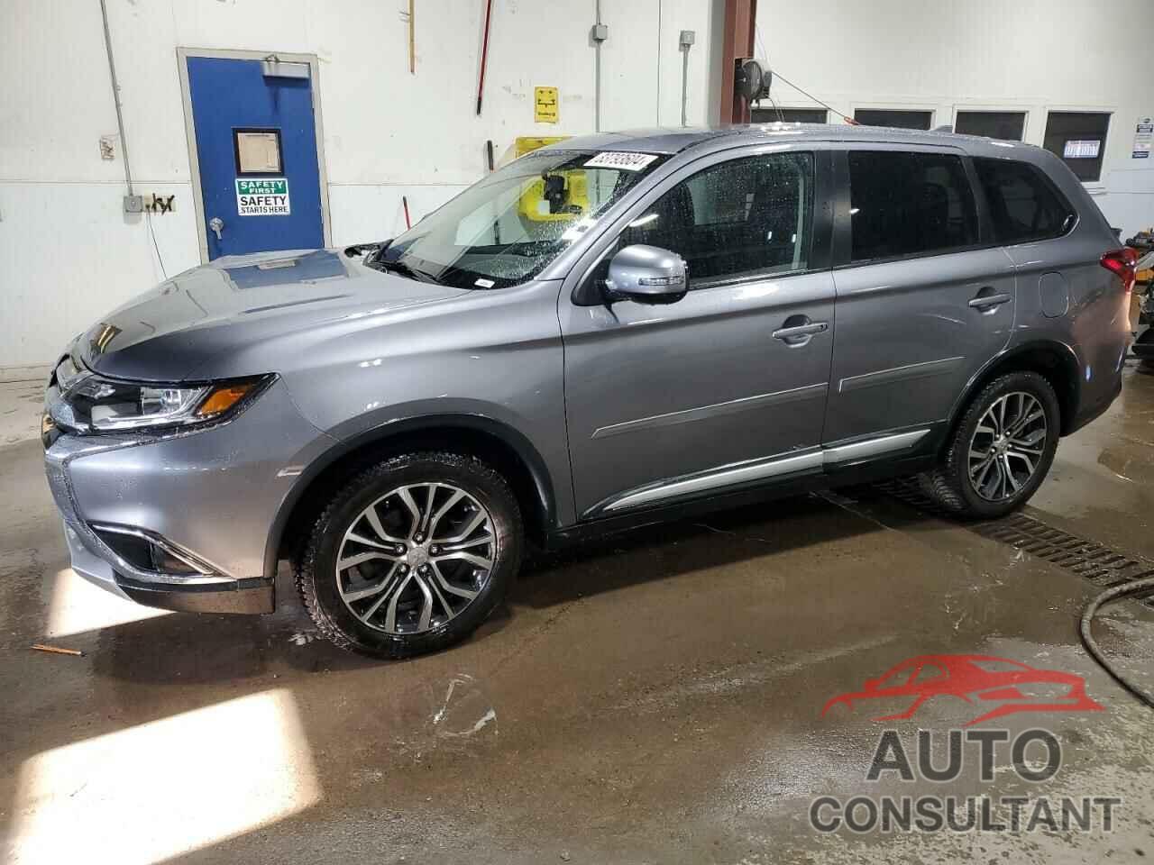 MITSUBISHI OUTLANDER 2018 - JA4AZ3A38JJ004386