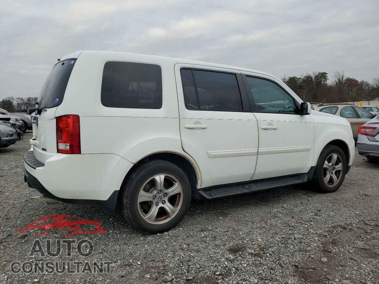 HONDA PILOT 2015 - 5FNYF4H58FB040751
