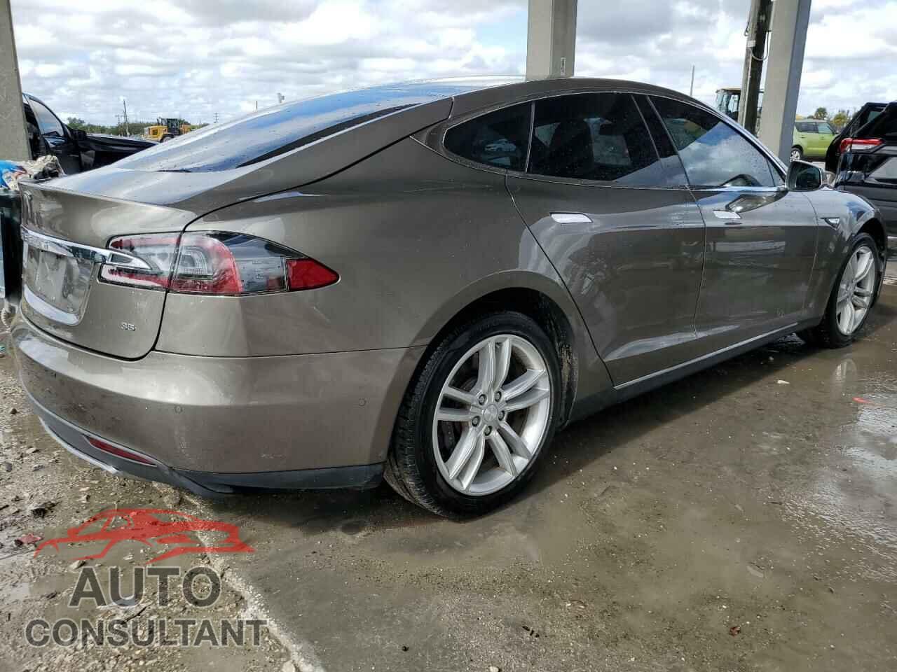 TESLA MODEL S 2015 - 5YJSA1H19FF100911