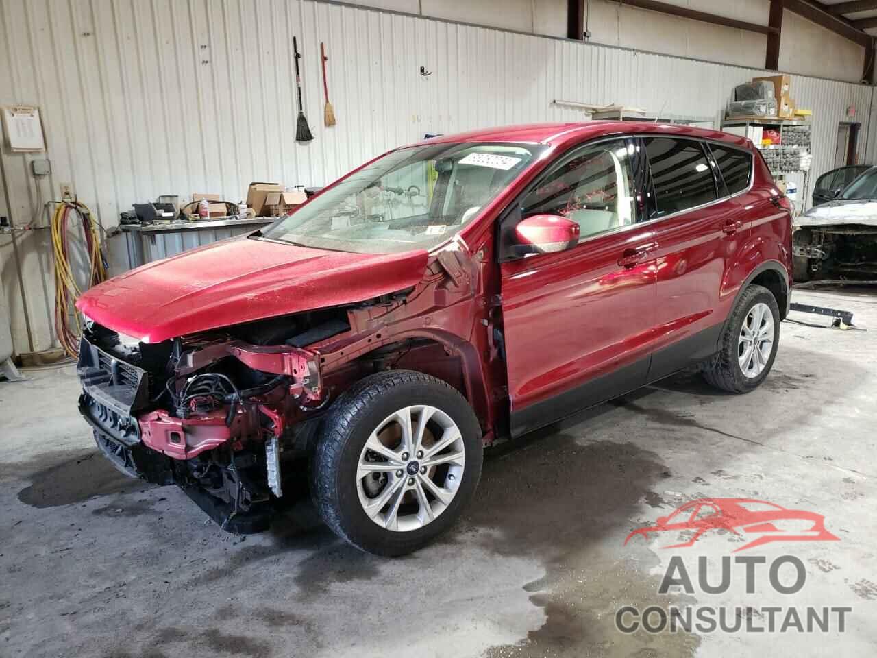 FORD ESCAPE 2017 - 1FMCU9GD5HUC17882