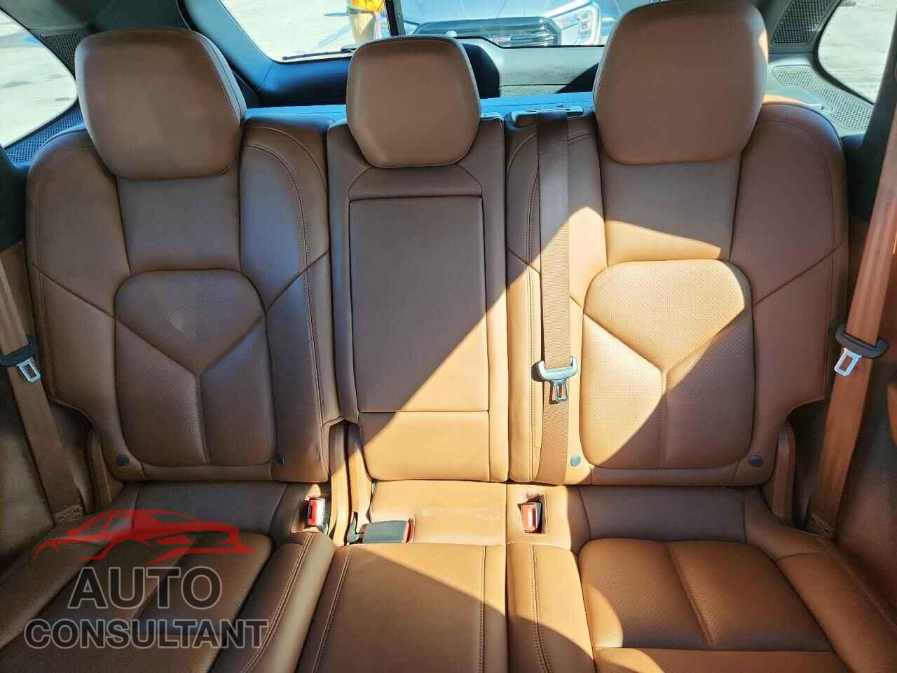 PORSCHE CAYENNE 2016 - WP1AE2A25GLA64835