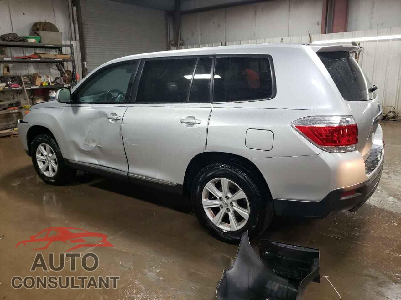 TOYOTA HIGHLANDER 2013 - 5TDBK3EH2DS239152