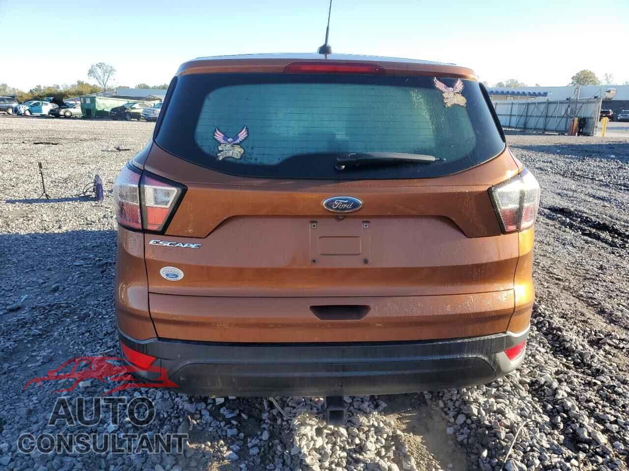 FORD ESCAPE 2017 - 1FMCU0F76HUB73222