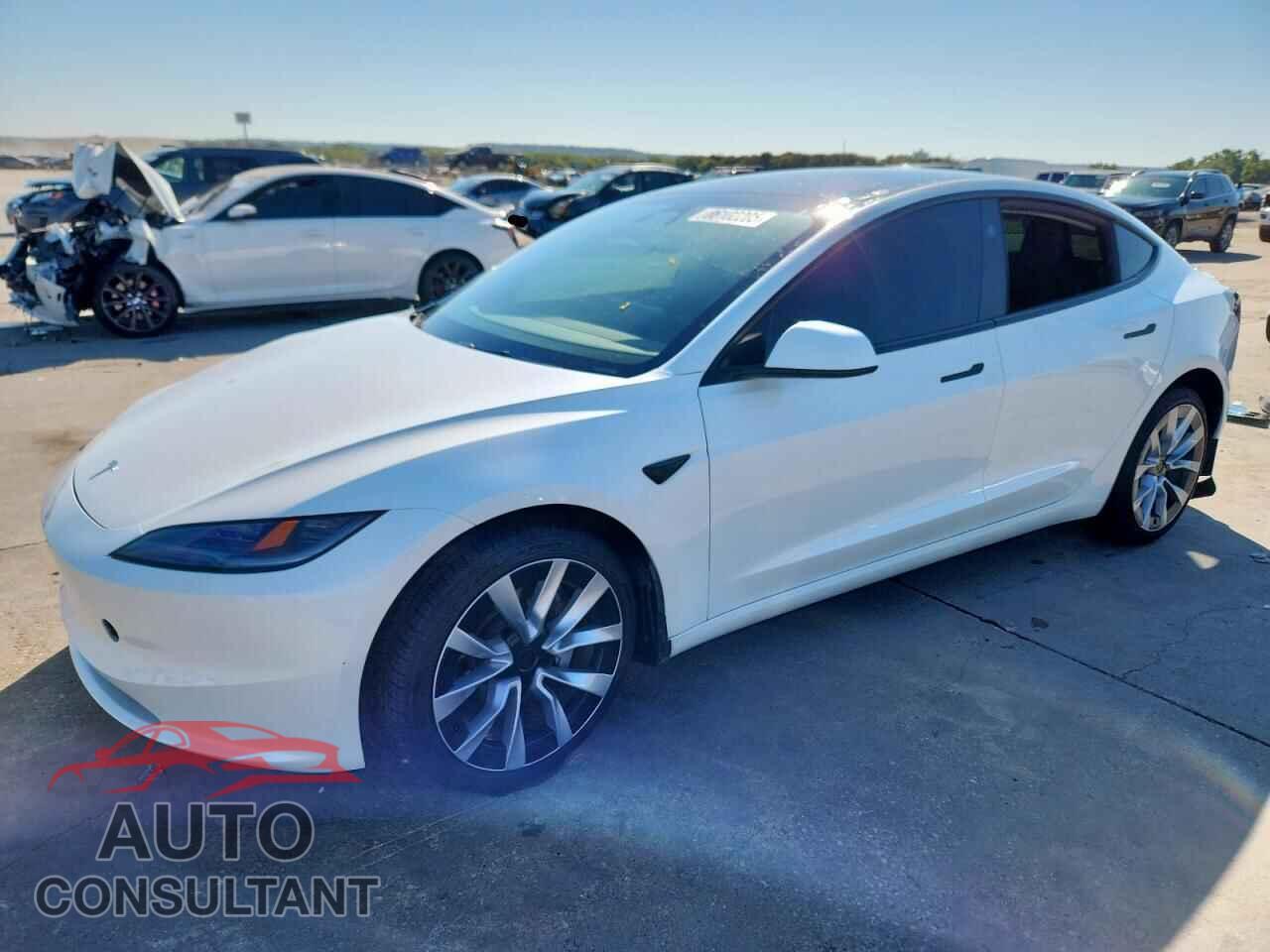TESLA MODEL 3 2024 - 5YJ3E1EA2RF853911