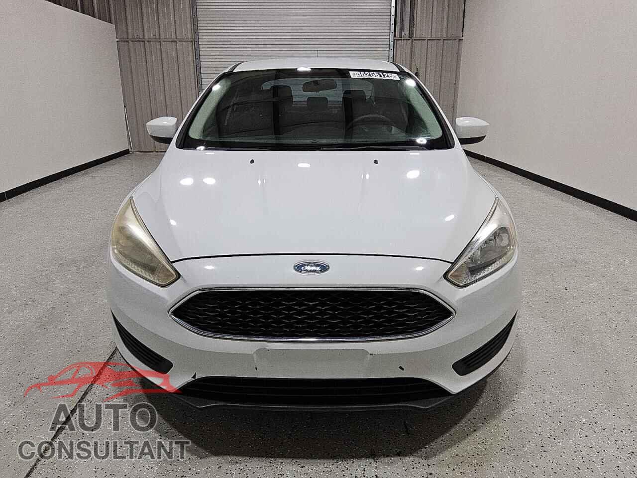 FORD FOCUS 2018 - 1FADP3FE7JL308371