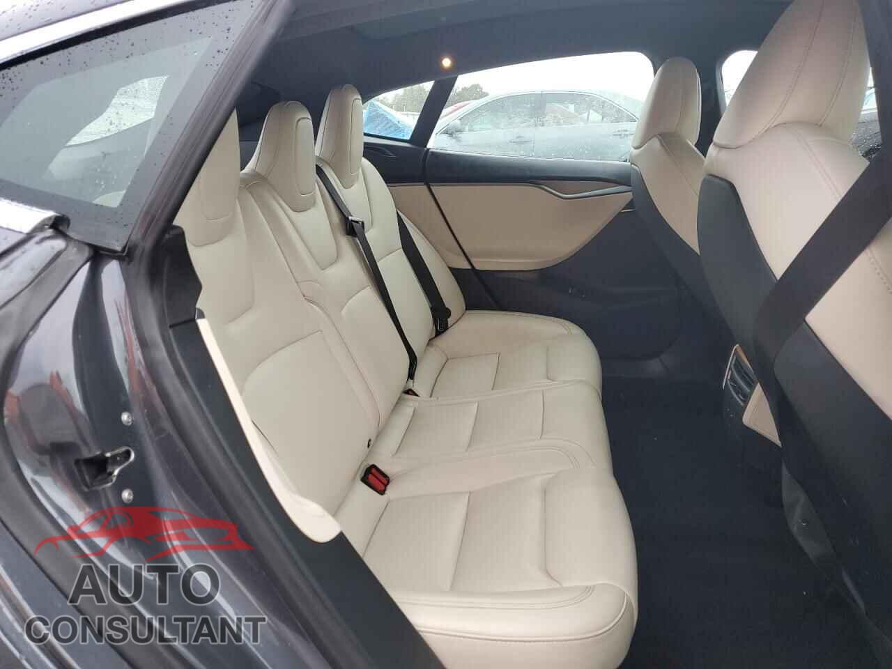 TESLA MODEL S 2021 - 5YJSA1E24MF424827