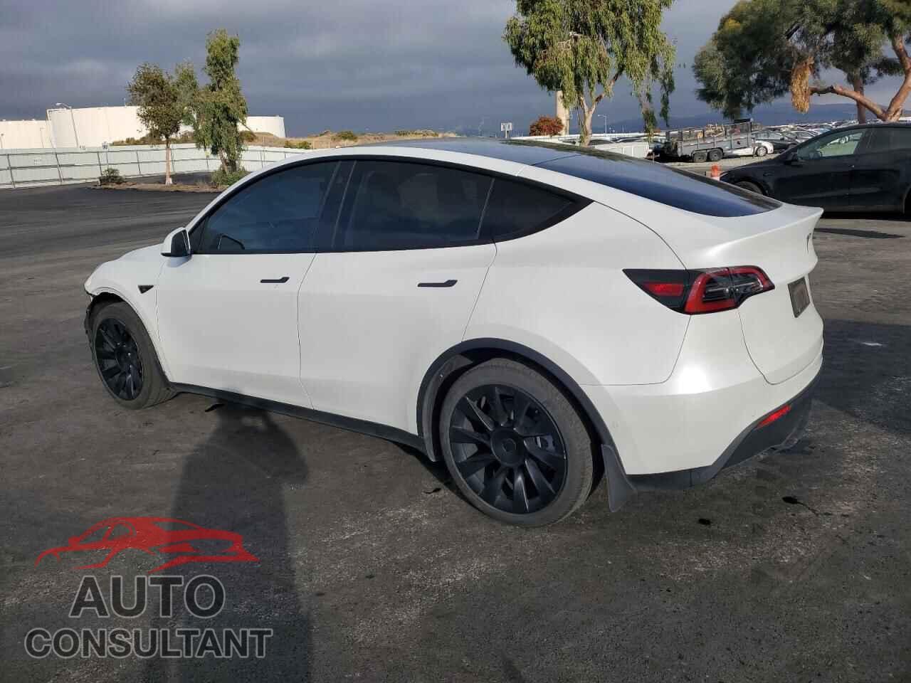 TESLA MODEL Y 2022 - 7SAYGDEE2NF370193