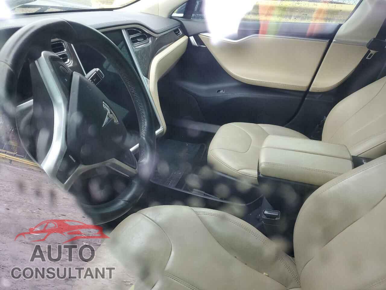 TESLA MODEL S 2013 - 5YJSA1DN1DFP09674
