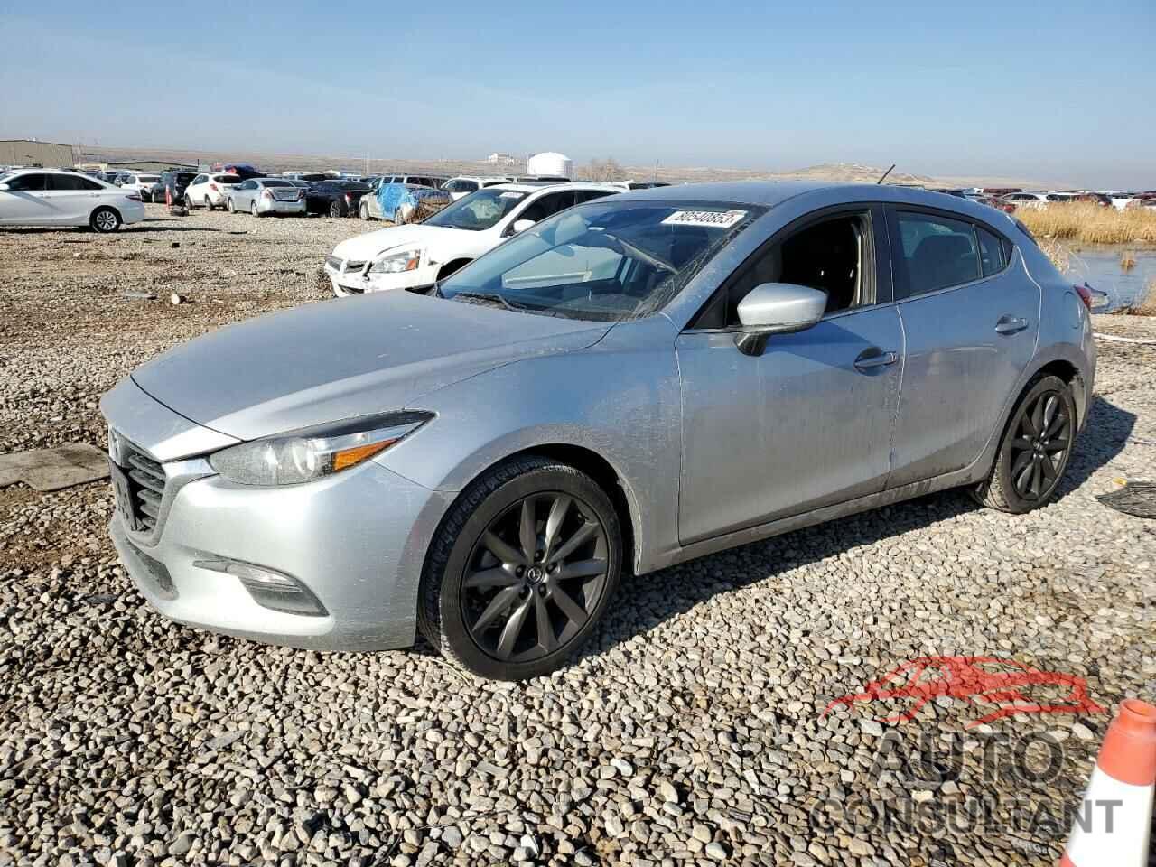 MAZDA 3 2018 - 3MZBN1L30JM180713