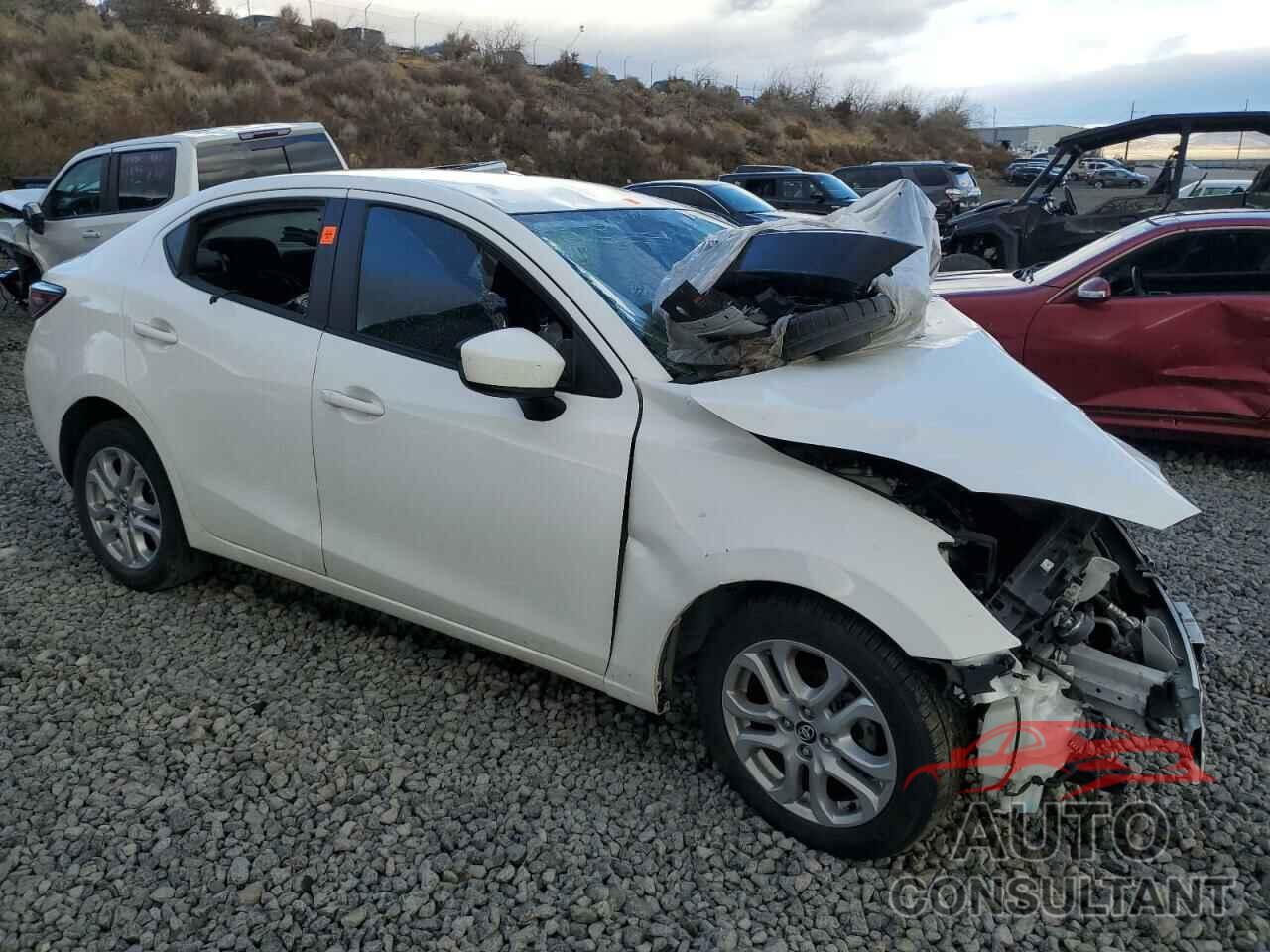 TOYOTA YARIS 2018 - 3MYDLBYV4JY326977
