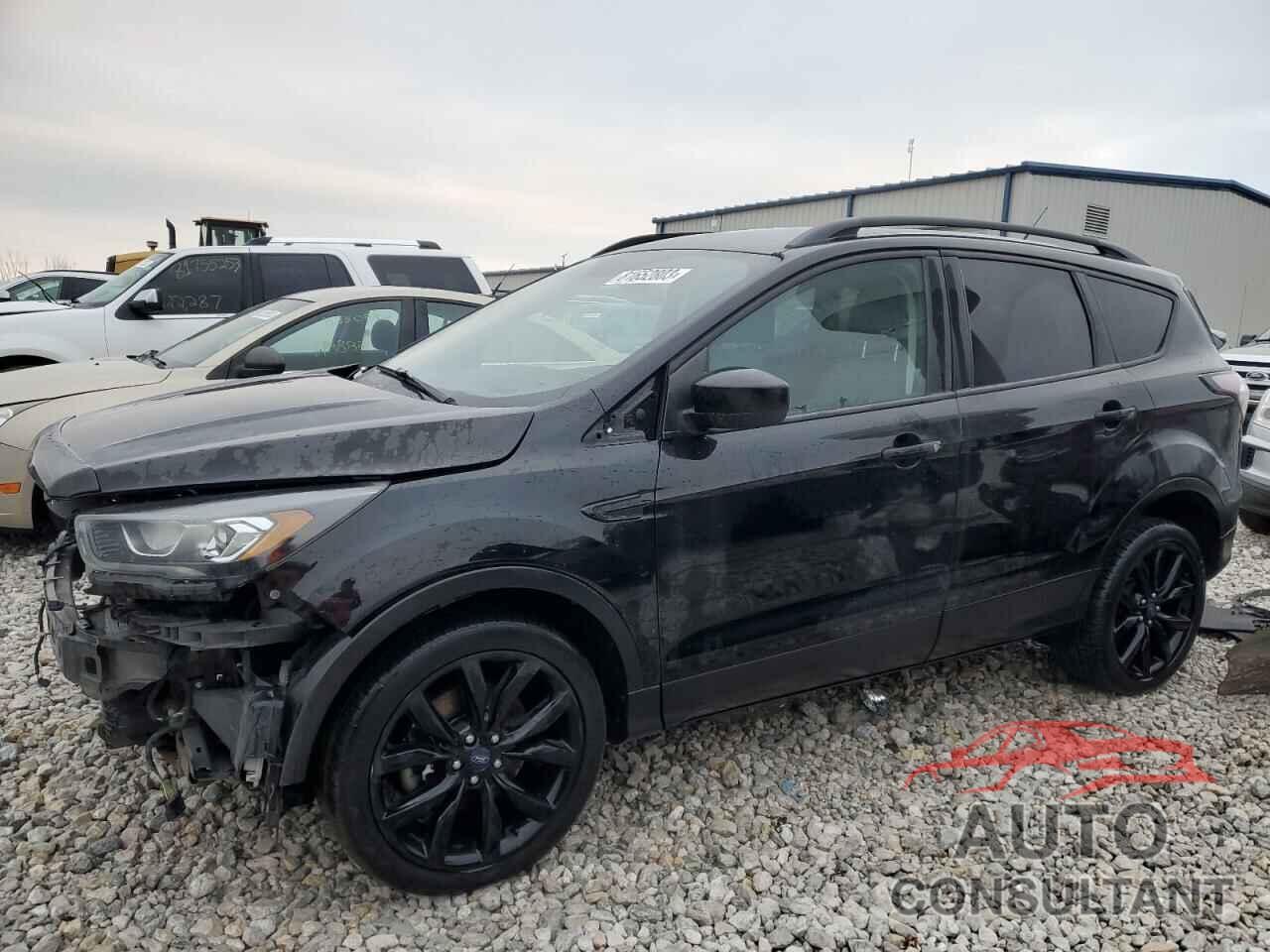 FORD ESCAPE 2017 - 1FMCU9G91HUA18100