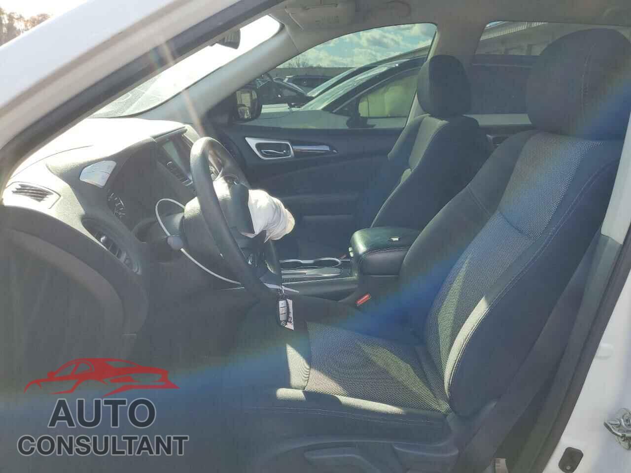 NISSAN PATHFINDER 2018 - 5N1DR2MN4JC621407