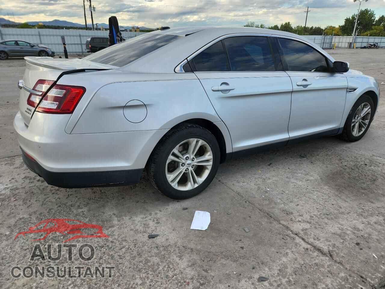 FORD TAURUS 2015 - 1FAHP2E89FG148355