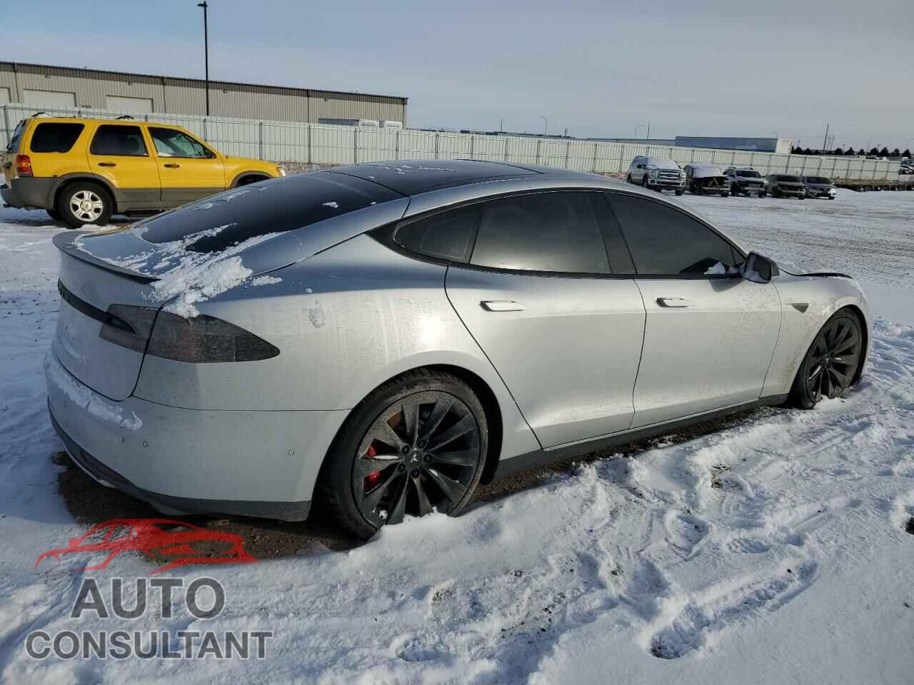 TESLA MODEL S 2015 - 5YJSA1E4XFF111737
