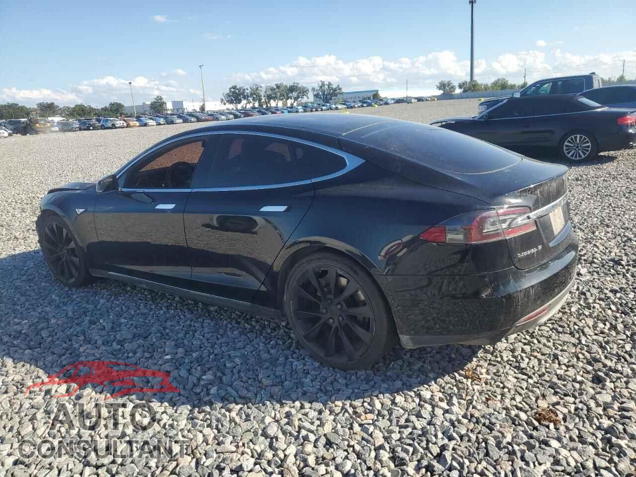 TESLA MODEL S 2015 - 5YJSA1E21FF115013