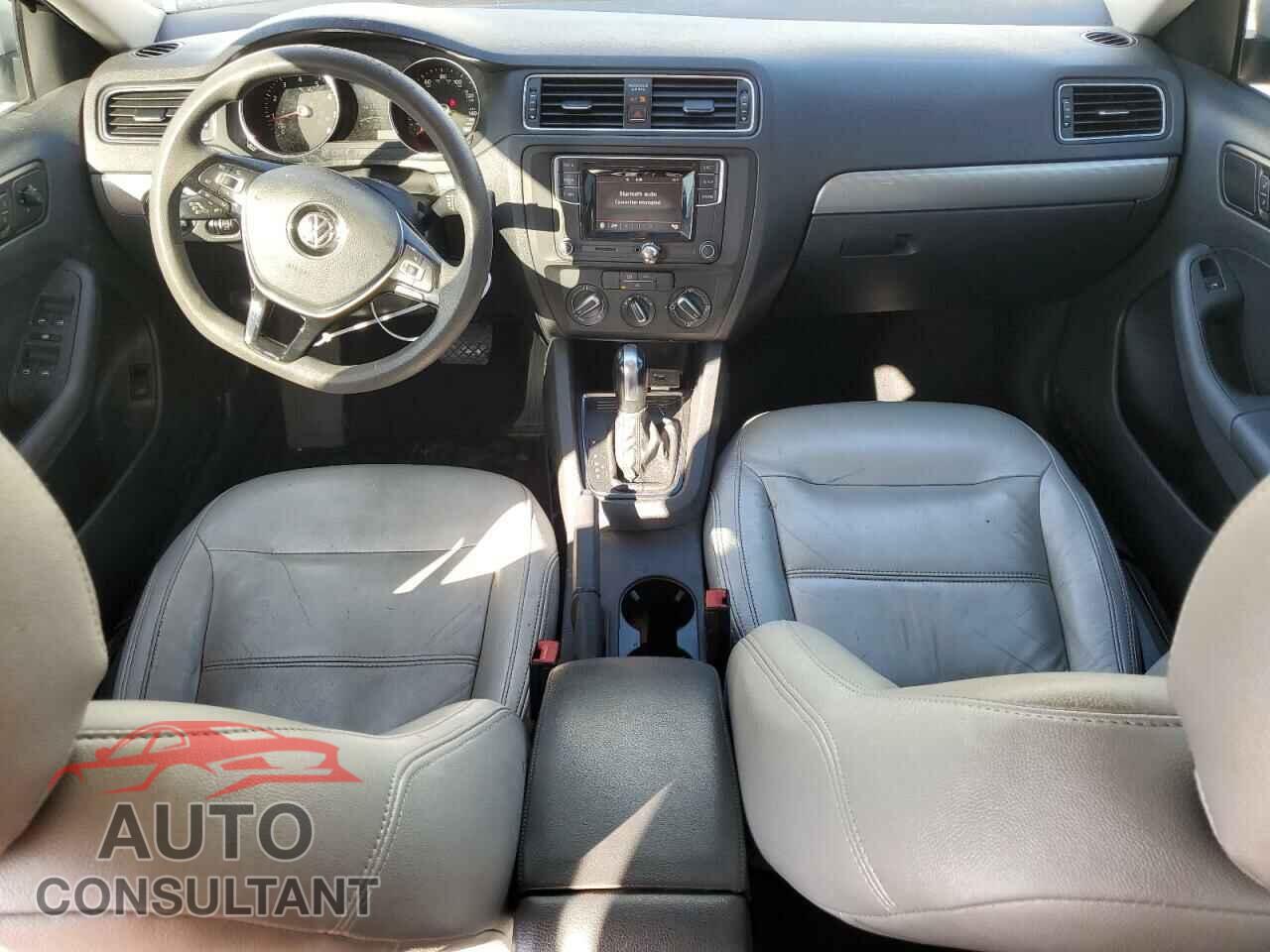 VOLKSWAGEN JETTA 2017 - 3VW2B7AJ3HM238143