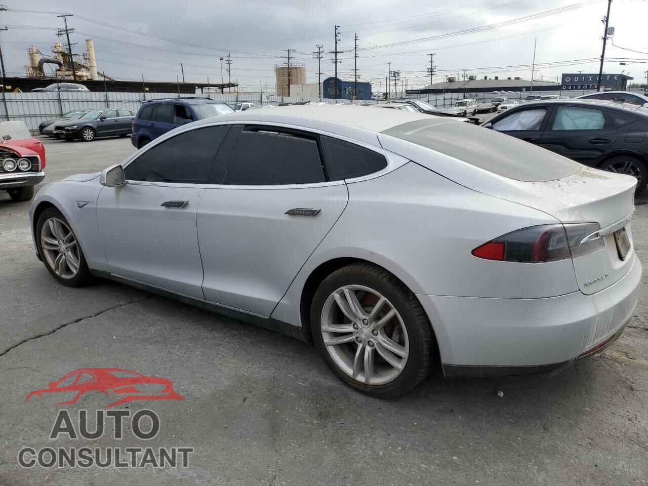 TESLA MODEL S 2013 - 5YJSA1CG6DFP23802