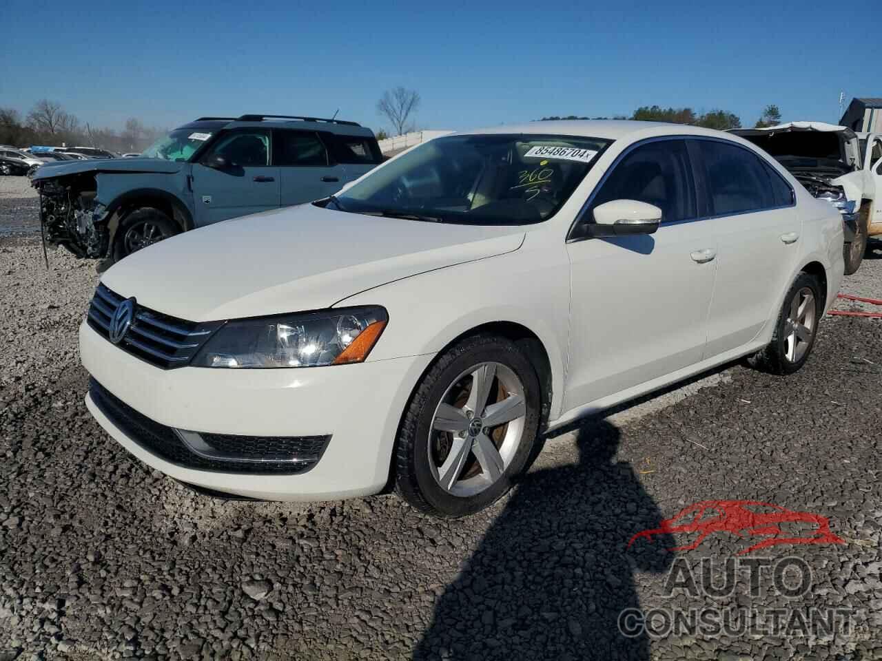 VOLKSWAGEN PASSAT 2013 - 1VWBH7A39DC032059