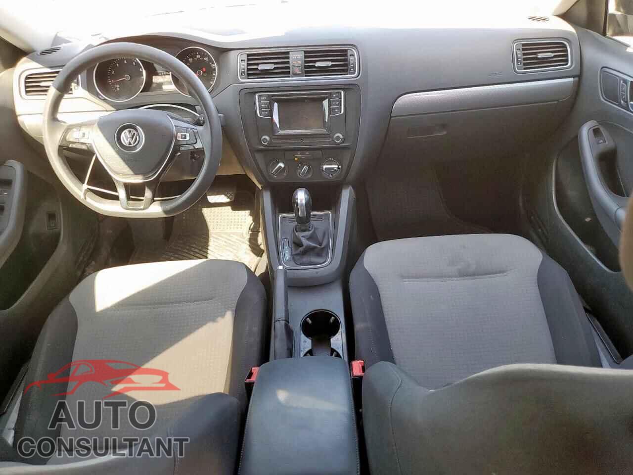 VOLKSWAGEN JETTA 2017 - 3VW2B7AJ8HM263863